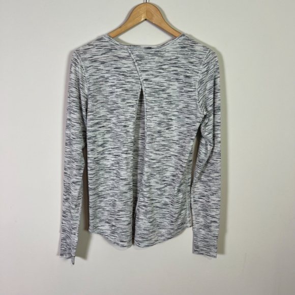 Lululemon Athletic Heather Open Back Long Sleeve Top Women Size 8 Workout Active - Picture 2 of 3